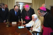 Papa-si-iPad-ul Papa-si-iPad-ul